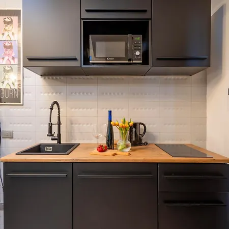 Guesthost - Welchome In The Heart Of Bari! شقة