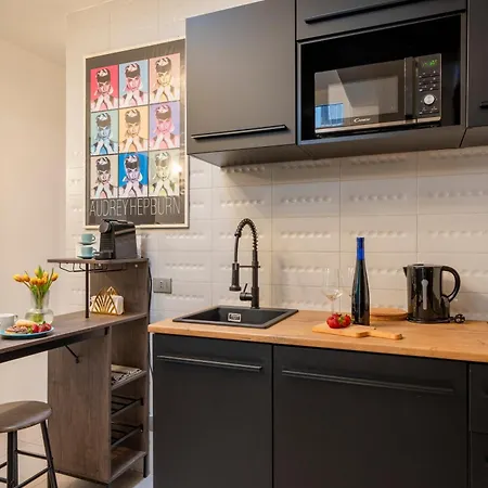 Guesthost - Welchome In The Heart Of Bari! Apartamento Bari