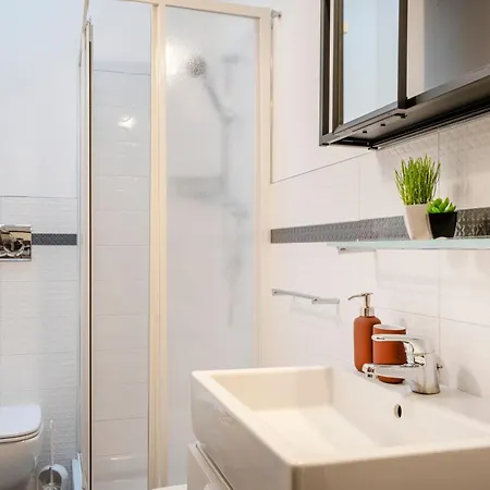 Apartamento Guesthost - Welchome In The Heart Of Bari! *